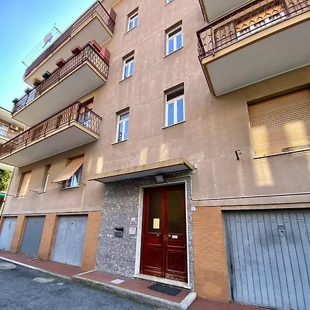 Hostdomus - Bilocale Sul Borgo * Finale Ligure