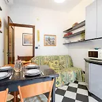Hostdomus - Bilocale Sul Borgo Finale Ligure
