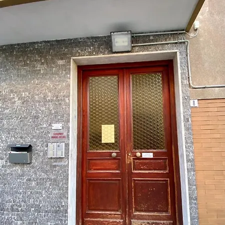 Hostdomus - Bilocale Sul Borgo Finale Ligure