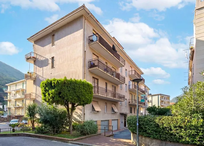 Hostdomus - Bilocale Sul Borgo